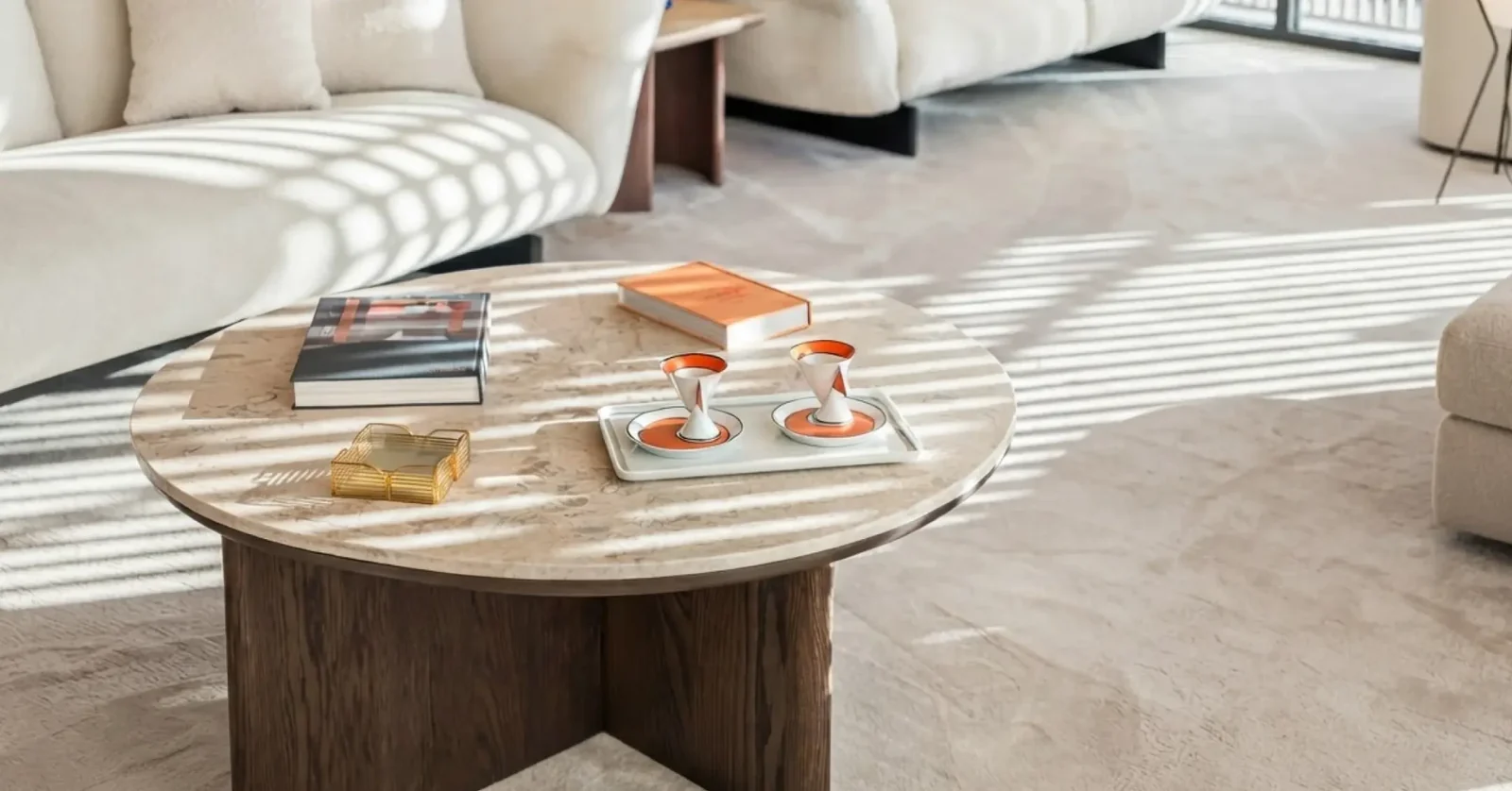 Casa Lamar showroom — coffee table and lounge seating